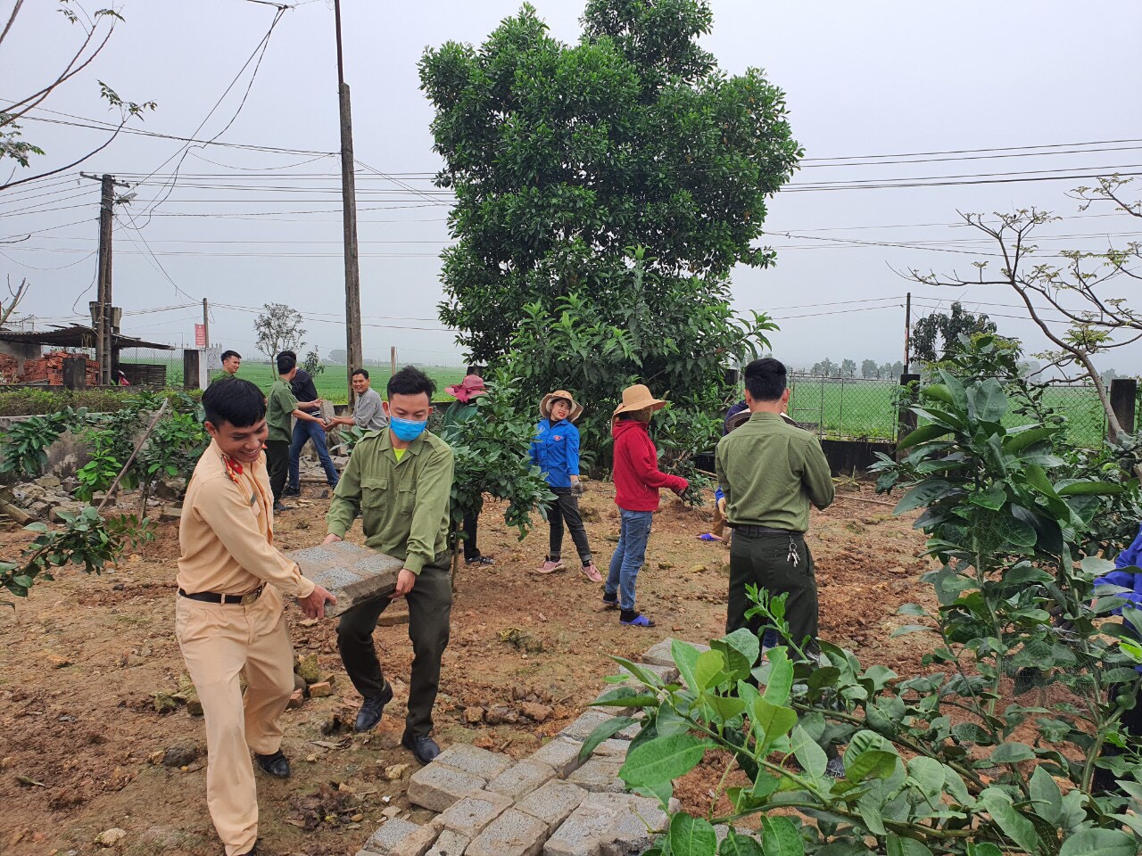 Hà Tĩnh: Công an huyện Can Lộc sôi nổi ngày thứ 7 tình nguyện